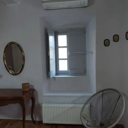 Erika's * Leonídion