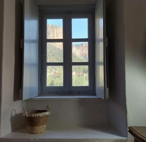 Erika's * Leonídion