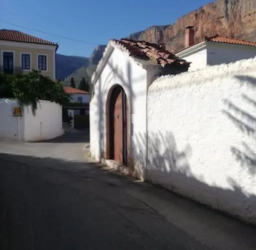 Erika's Hébergement de vacances Leonídion